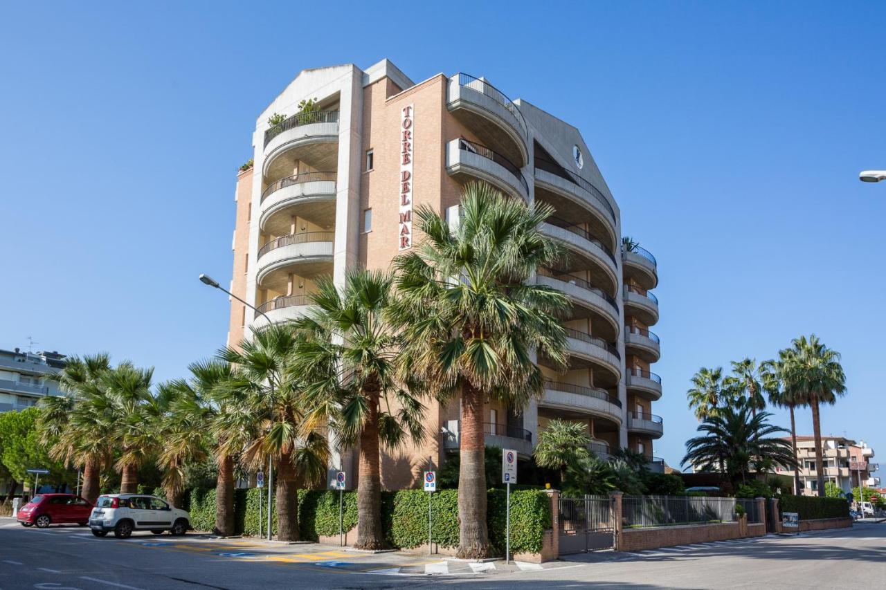 Residence Torre Del Mar Alba Adriatica Eksteriør bilde